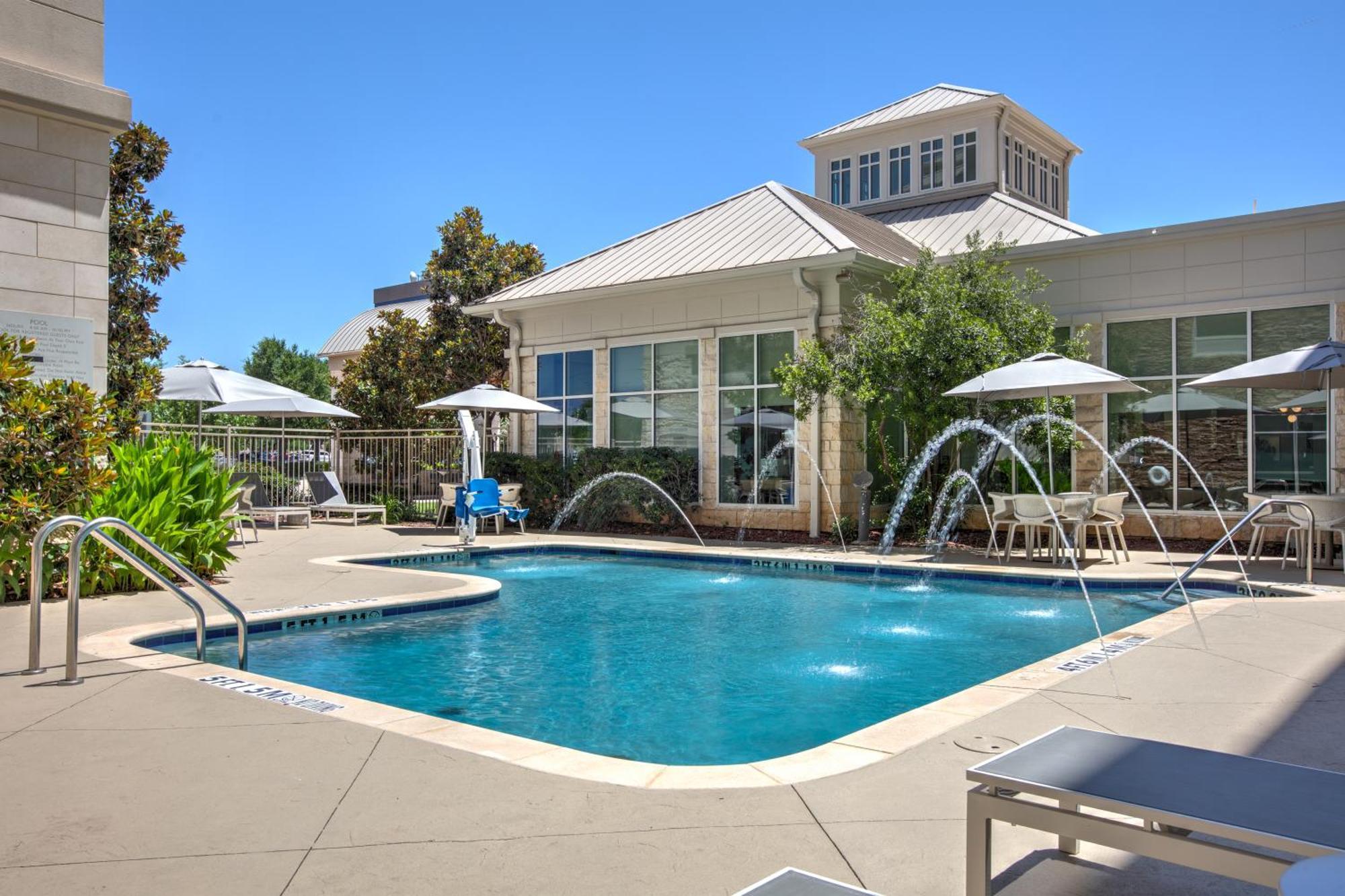 Hilton Garden Inn Dallas Арлінгтон Екстер'єр фото