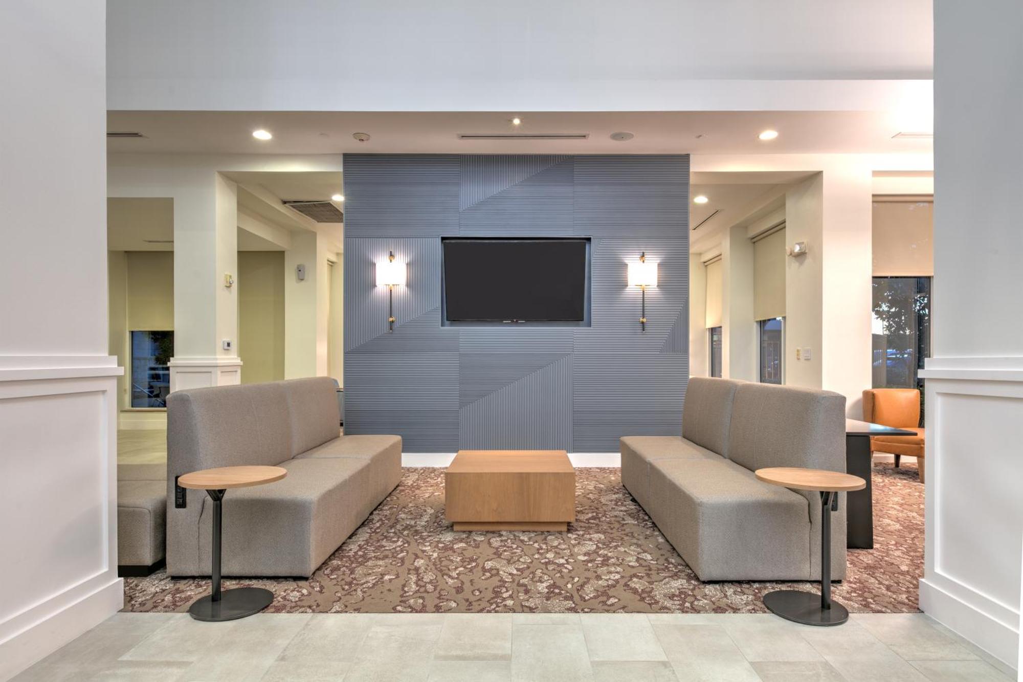 Hilton Garden Inn Dallas Арлінгтон Екстер'єр фото
