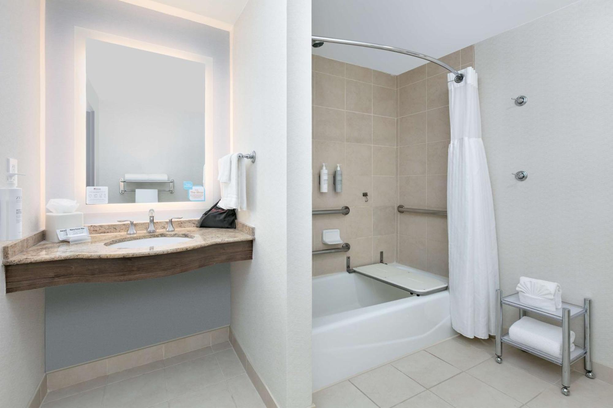 Hilton Garden Inn Dallas Арлінгтон Екстер'єр фото